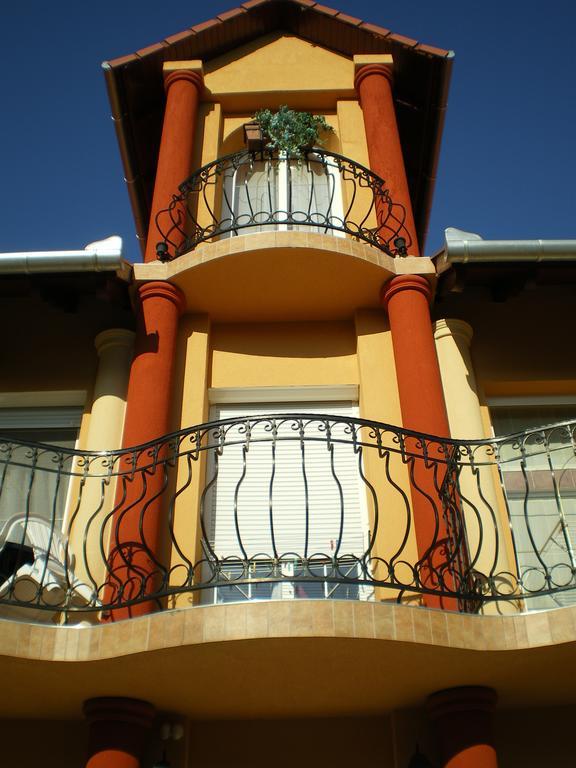 Mediterran-Apartmanok-Harkány Exteriör bild